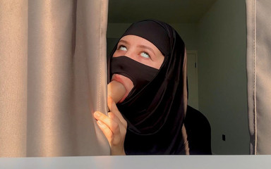 سلوتي المعلم Deepthroat مسلم