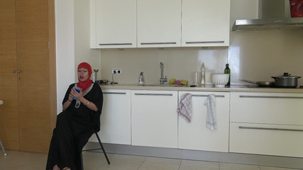 شارموتا اللبنانية تريد ديكًا كبيرًا ليمارس الجنس مع أحمقها