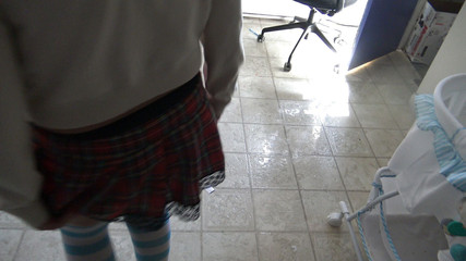 فتاة بريطانية مسلمة جامعية تلمس قضيبها لأول مرة