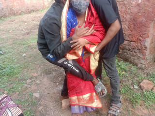 في الهواء الطلق لأول مرة هناك زوجة على الأفضل في Rupali Bengali Wife